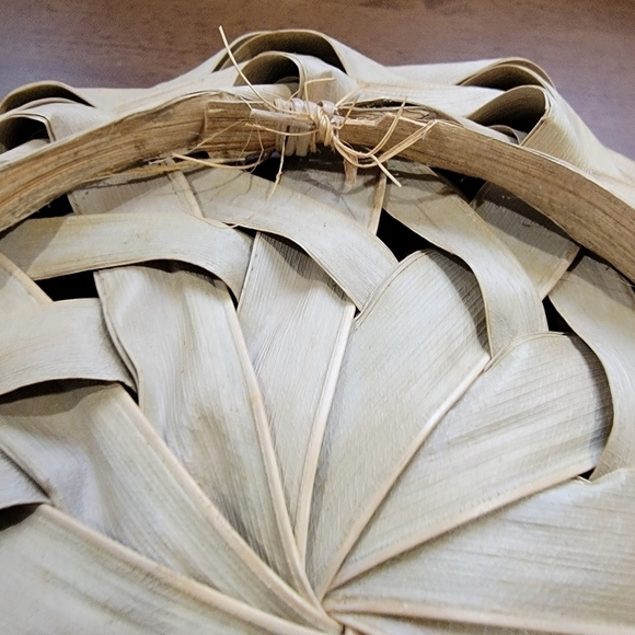 Hand Made Palm Frond Basket Hawaii boho basket wall accent decor - Picture 10 of 13